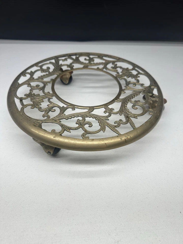 De colección Filigrana Ornamentada Latón Redondo Planta Soporte 3 Ruedas Giratorias 11"X2.5" Pátina Foto 2 de 4