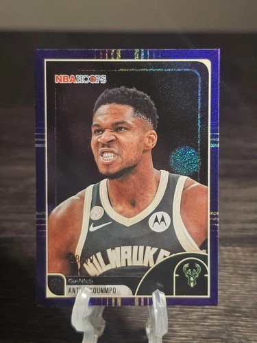 2025-26 Topps NBA Hoops 165 Giannis Antetokounmpo Pixel Burst Purple /99