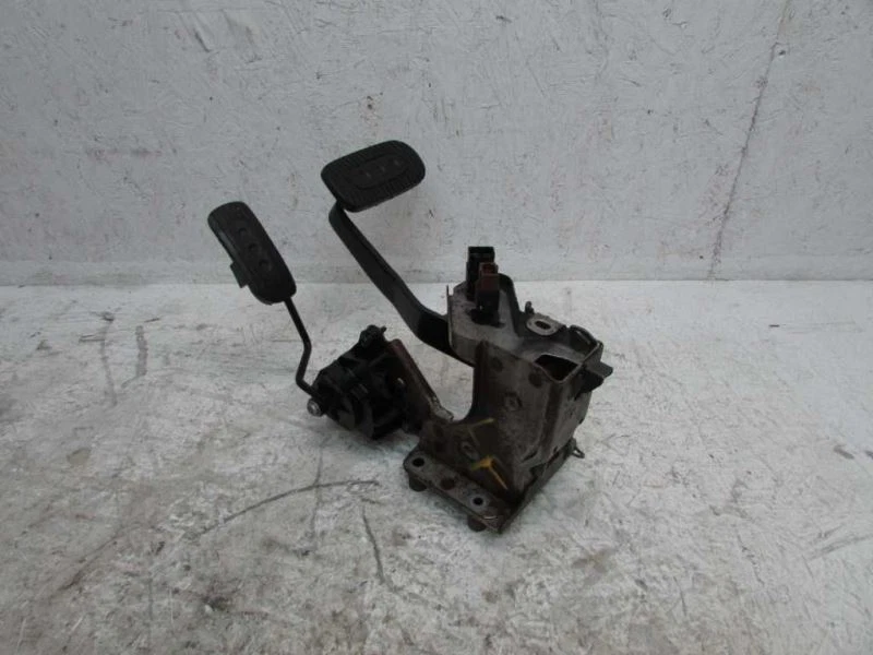 2007-2011 Nissan Versa A/T acelerador de pé acelerador a gás pedal de freio alavanca fabricante de equipamento original  - Imagem 4 de 4