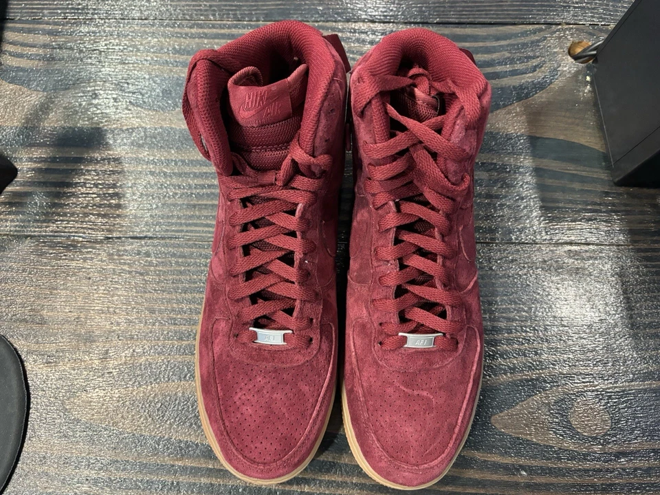 WOMENS NIKE AIR FORCE 1 HIGH PREMIUM SUEDE 749266 600 "TEAM RED" SIZE 12W/10.5M - Image 3 of 4