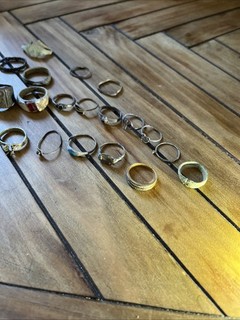 lot de 73 bagues Anciennes À Nettoyer