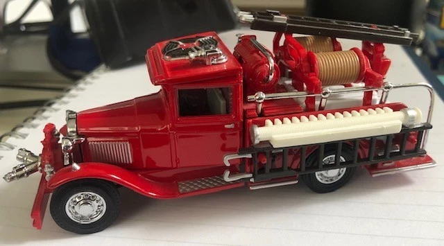 MATCHBOX FIRE ENGINE SERIES 1932 Ford AA Fire Engine - YFE06 - Image 2 of 4