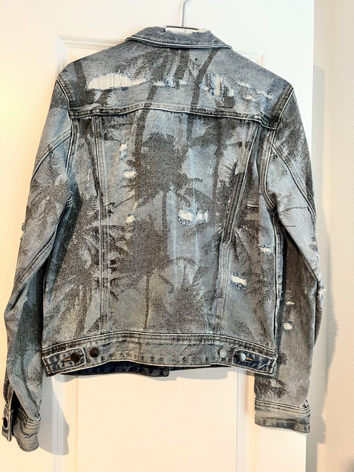 Vintage GUESS Palm Tree/Denim Jacket size S RARE! - product detail image 2