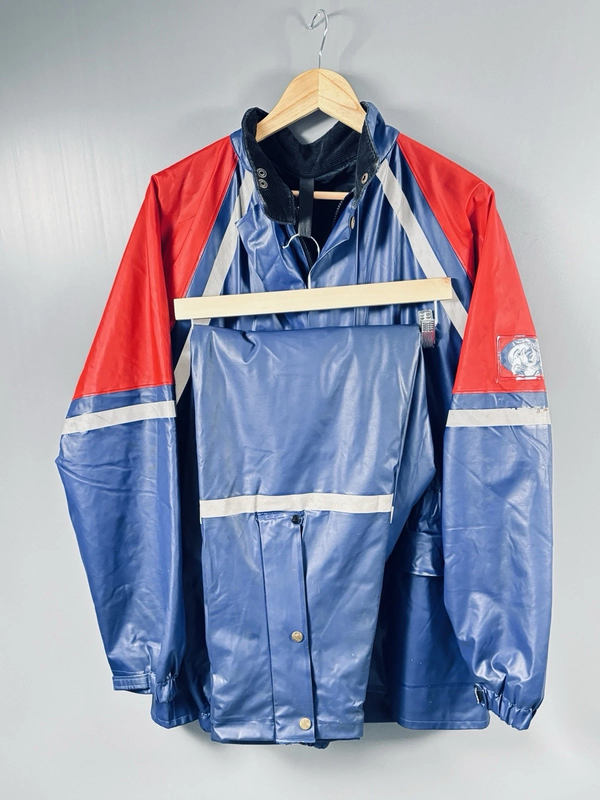 Belstaff Vintage Waterproof Rain Suit Jacket & Trousers Medium Blue Red UK Made
Opens in a new windo