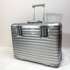 Maleta RIMOWA Topas Pilot Business Trolley 2 Ruedas 36L Aluminio Plateado