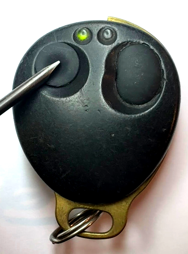 1995-1996 Jaguar XJ6 Keyless Entry Key Fob Transmitter