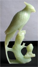 Asiatika sehr filigrane Jadefigur 2 Vögel Statue auf Baumstamm helle Jade China