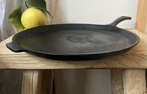Vintage Wagner Ware Unrestored Cast Iron Skillet Griddle Made In The USA 11”