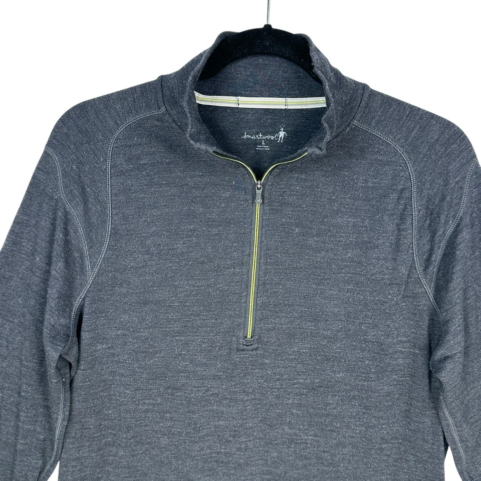 Camisa Smartwool Para Hombres Capa Base Grande Cuarto Cremallera Gris Carbón Gorpcore Exterior Foto 2 de 4