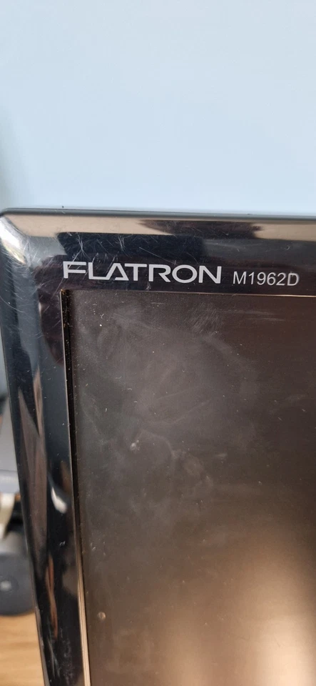 LG Flatron M1962DL 19” HD LCD TV Black Ideal for Campervan / Caravan - Image 3 of 4