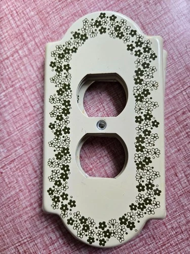 Vtg. 1974 GE Pyrex Crazy Daisy Spring Blossom Outlet  Plate Cover (NEW)