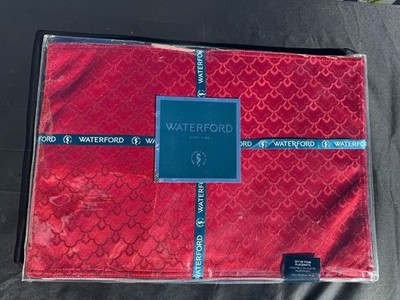 Waterford Placemats Holiday Ember Red Gold 13''x19'' Christmas Valentines Set of 4