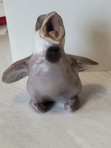 Bing & Grondahl Porcelain Sparrow Baby Bird Figurine #1852 Denmark B & G