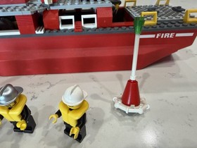 LEGO CITY 7207 FIRE BOAT 100% Complete