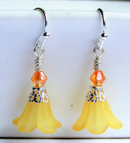 Small Dainty Flower Acrylic Silver Dangle Earrings, Floral Fashion - Picture 8 of 15