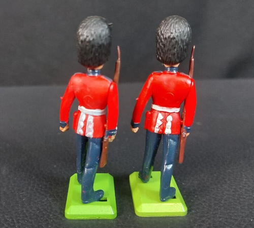 2X 1977 BRITAINS LTD DEETAIL-COLDSTREAM GUARD British Soldier Made In England - Picture 5 of 8