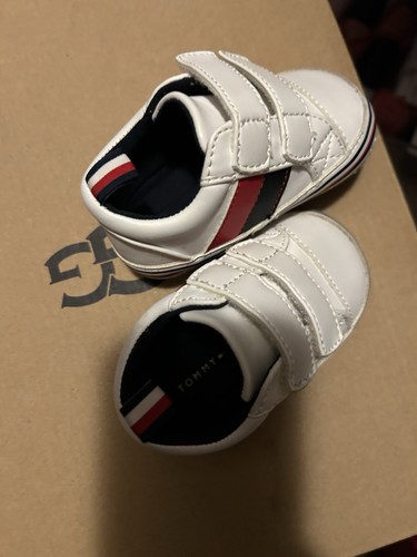 Tommy Hilfiger White Baby Crib Shoes Soft Bottoms Size 2 - Picture 2 of 8