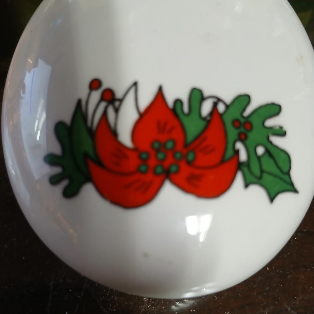 Vintage FIGGJO Norway Salt and Pepper Shaker Set #2108 & #2109 White Ceramic