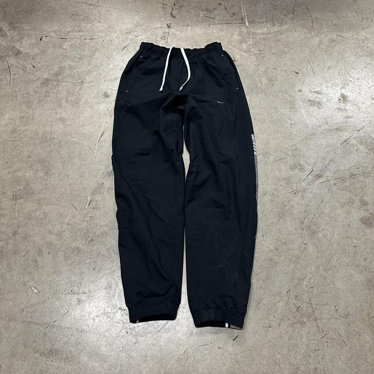 baggy joggers nike