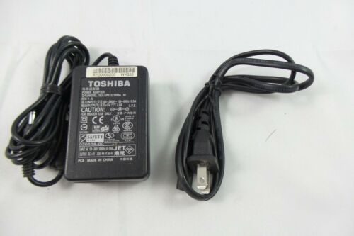 Adaptateur secteur Toshiba OEM 100-240VAC 5V 2A (UPO1221050A) - Photo 1/1