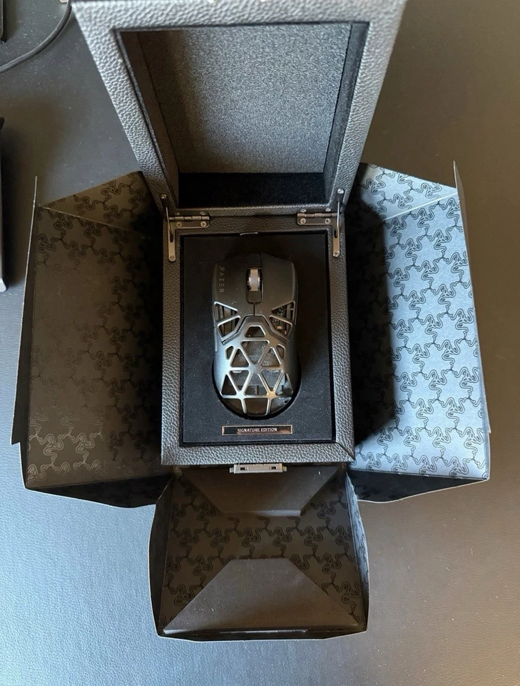 Razer Viper V2 Pro Signature Edition