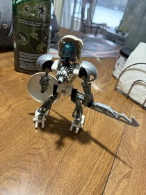 LEGO BIONICLE: Kopaka Nuva (8571) Complete