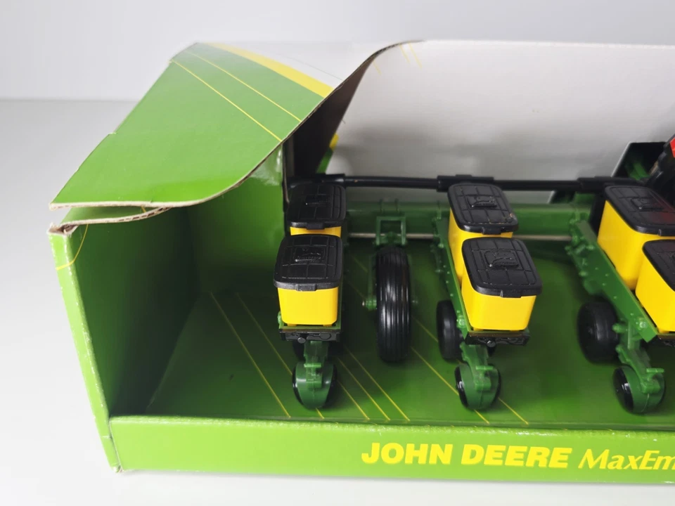 Ertl - John Deere MaxEmerge Plus 6 Row Planter 1:16 Diecast #5177 - Image 3 of 4