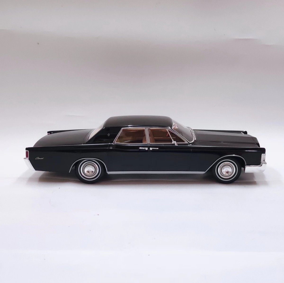 BOS model 1/18 LINCOLN CONTINENTAL SEDAN 1968 black | eBay