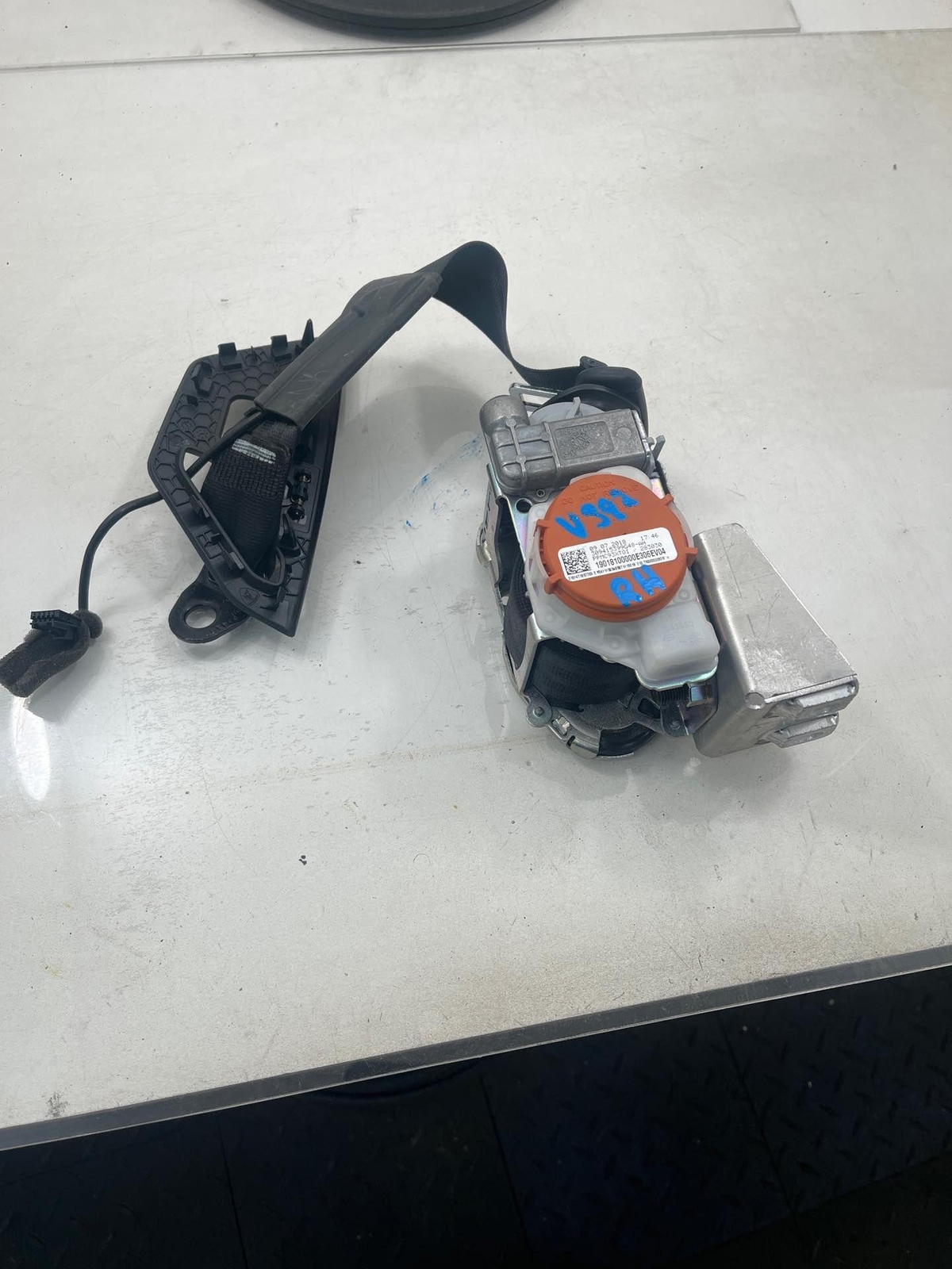 RH Front Seat Belt RETRACTOR 4T1-857-706-E LAMBORGHINI HURACAN 19