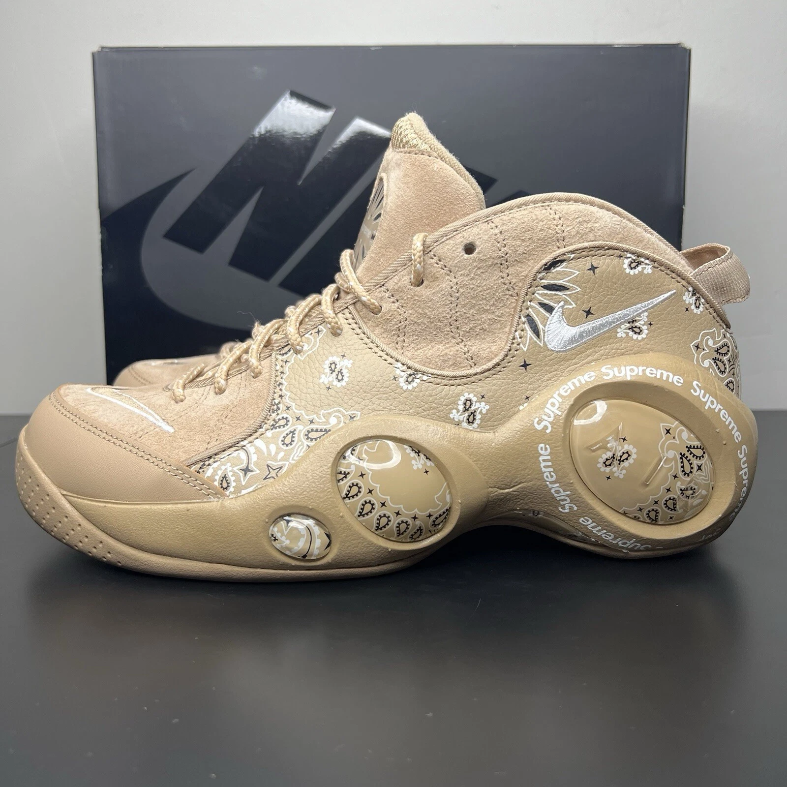 Taille 9,5   Nike Supreme x Air Zoom Flight 95 SP chanvre