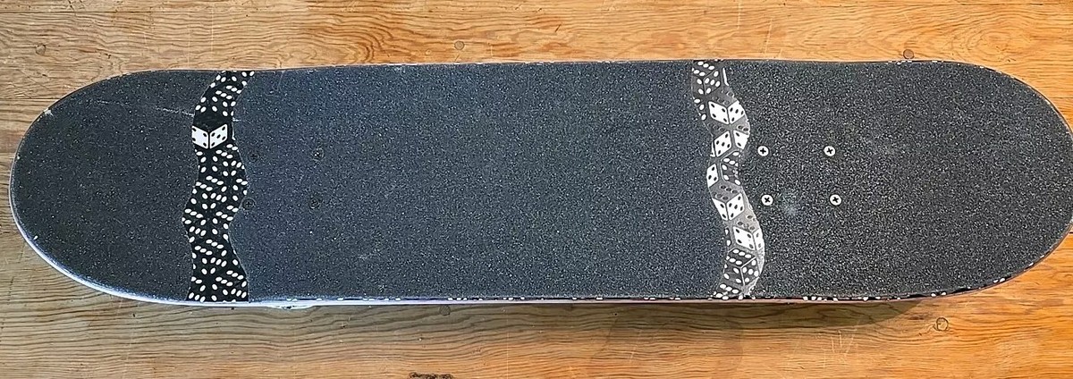 DGK DICEY HOLOGRAM SKATEBOARD New Bearings 8
