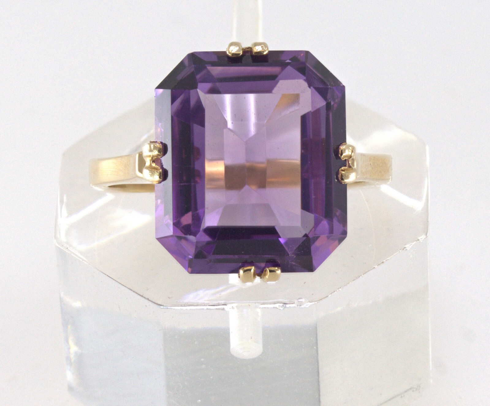 Amethyst, Yellow Gold Ring - image 3