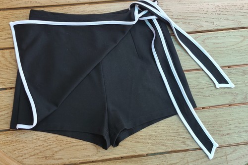 Forever 21 Black White Skort Shorts Mini Wrap Knit Womens Size S - Picture 6 of 10