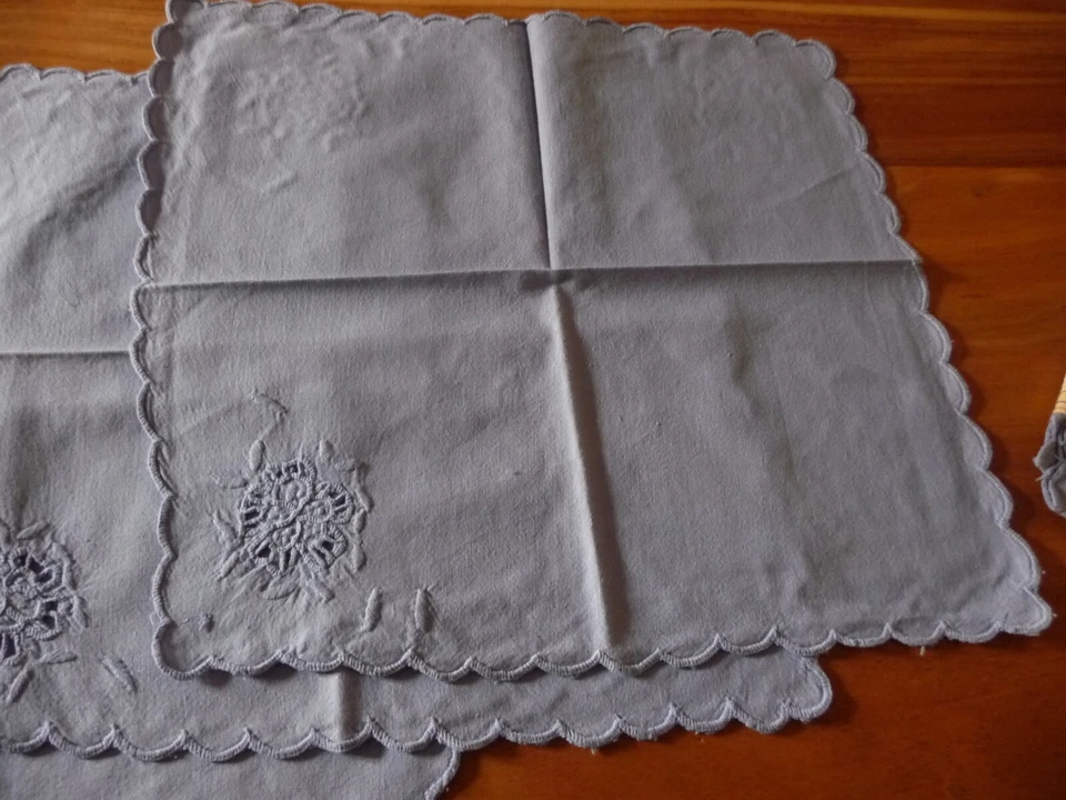 Lot de 4 Serviettes coton teinté bleu avec broderies  - Photo 4/4