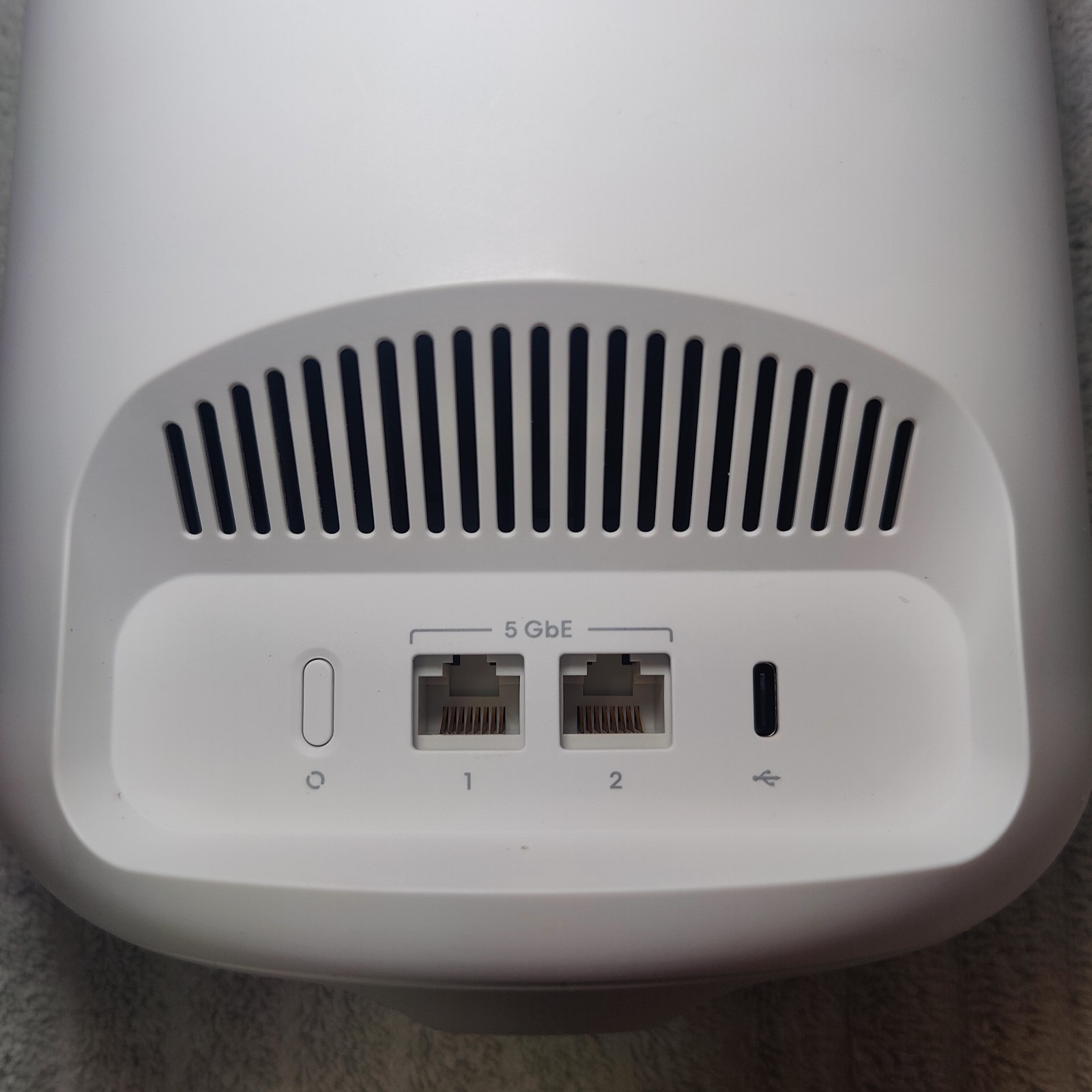 eero Pro 7 Tri-Band Mesh Wi-Fi 7 Router - White (Frontier Powered) ME10001 READ!