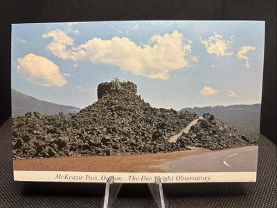 POSTCARD: The Dee Wright Observatory, Mckenzie Pass Oregon Q7