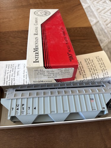 Kit InterMountain escala HO UP Union Pacific tolva cubierta de 3 bahías #74574 nuevo | Zustand: New