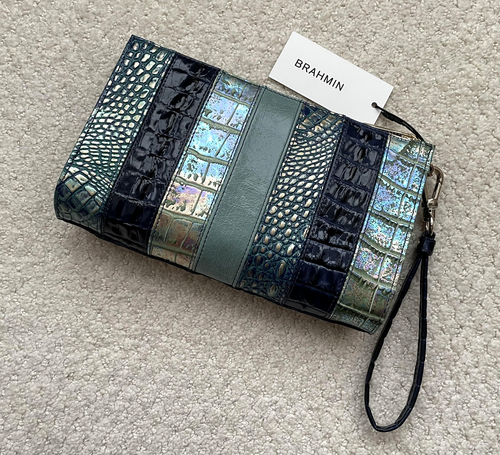 Brahmin DAISY grande fermeture éclair Lthr poignet pochette BLUE FLASHBACK dragon dauphin neuf avec étiquette - Photo 9/15
