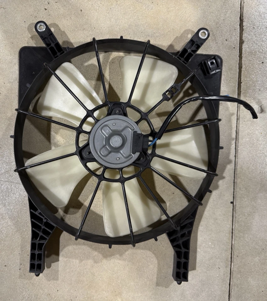 Conjuntos de ventilador de radiador y condensador originales Honda S2000 Foto 2 de 4