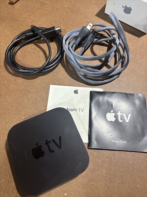 Apple TV (3rd Generation) 8GB Digital HD Media Streamer - Black  081