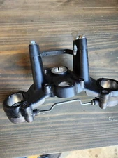 1987 HONDA GOLDWING GL1200 FORKS UPPER TRIPLE TREE CLAMP 53230-MG9-680