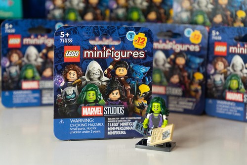 LEGO She-Hulk (Marvel Studios) - Marvel Series 2 Minifigure (CMF 71039) - Picture 2 of 3
