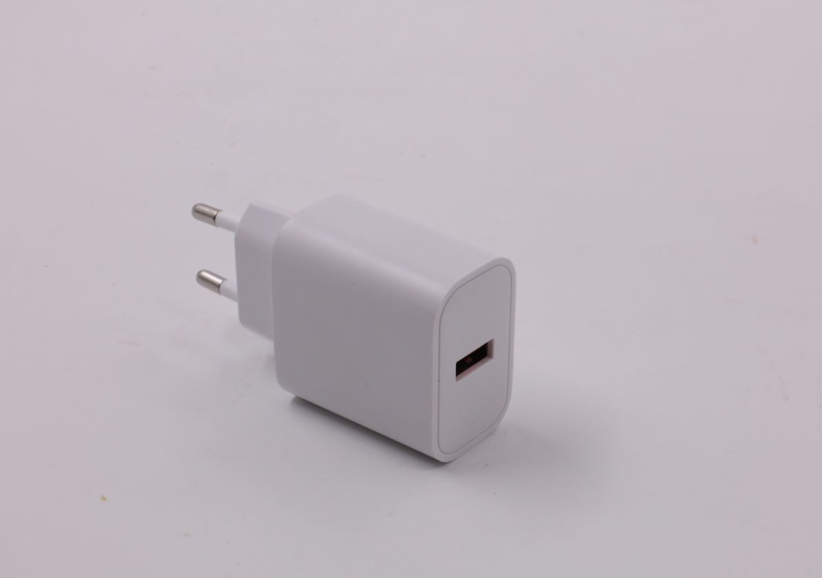 CoreParts MBXAP-AC0007 USB Power Adapter 12W 5V/2.4A QC 3.0 EU Charger White