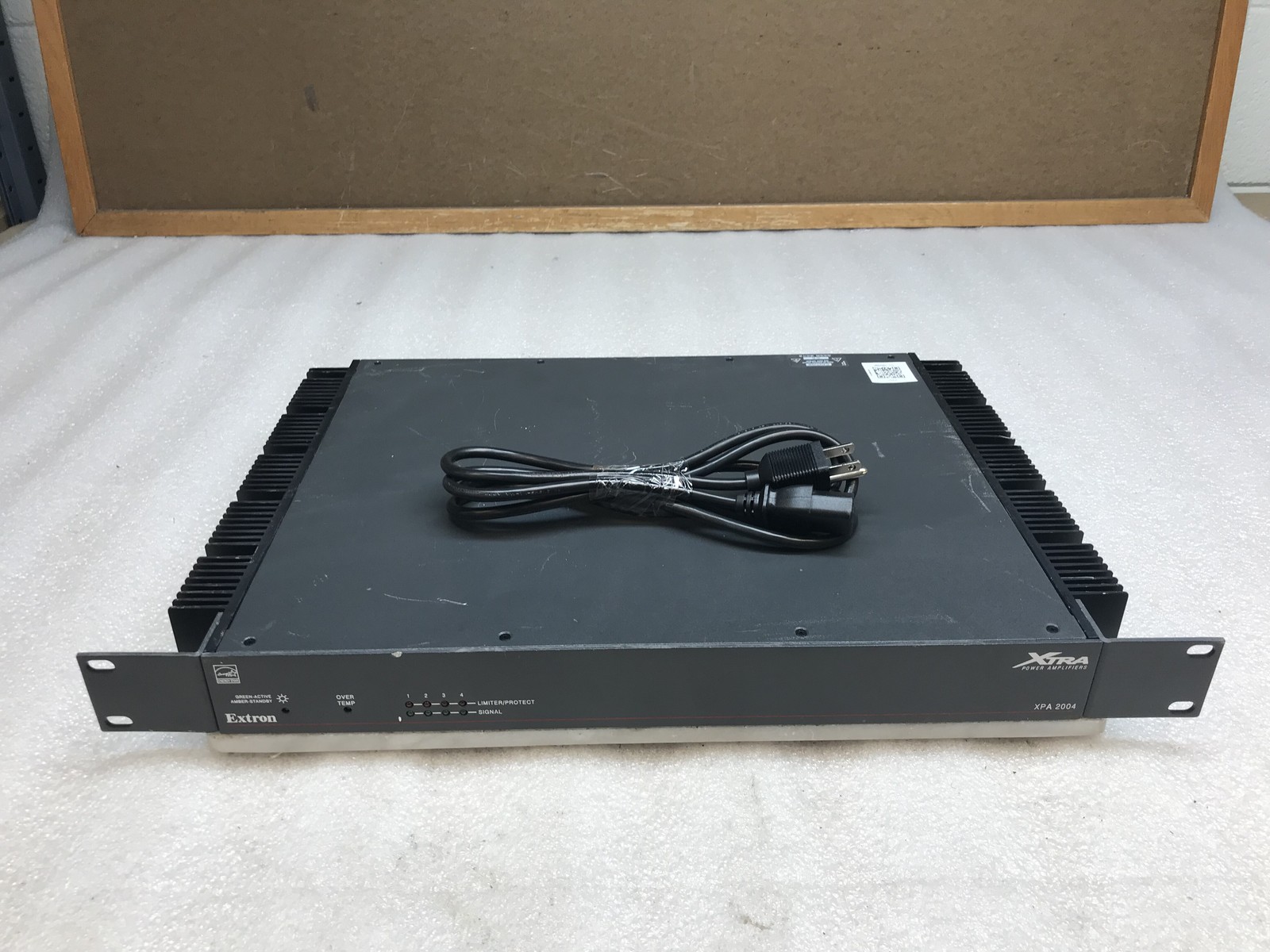 Extron XPA 2004 800W 1RU Power Amp, 4x 200w at 4 Ω, 2x 400w at 8 Ω output