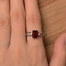 Garnet Gemstone 925 Sterling Silver Three Stone Women Minimal Ring Duty Free