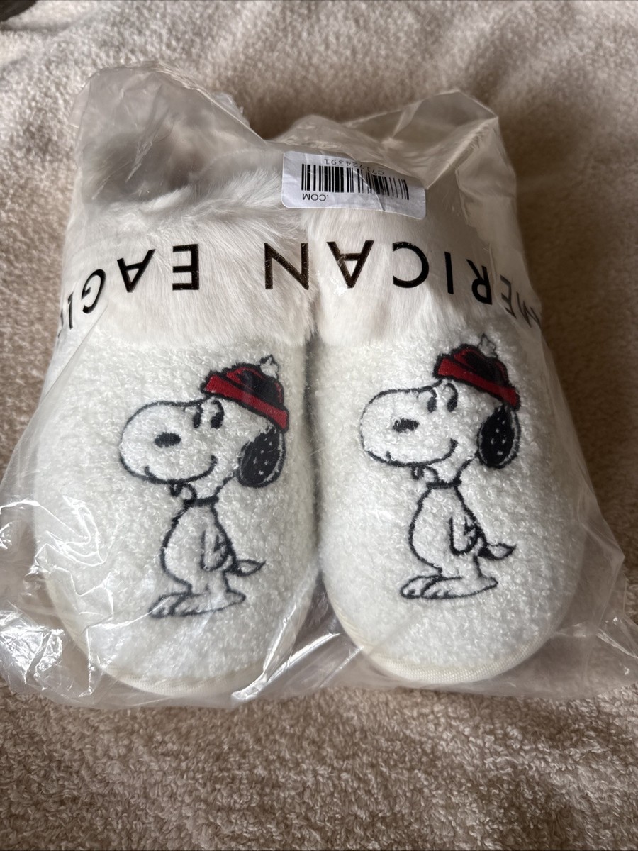 AE American Eagle x Peanuts Winter Snoopy Scuff Slippers Women’s 11
