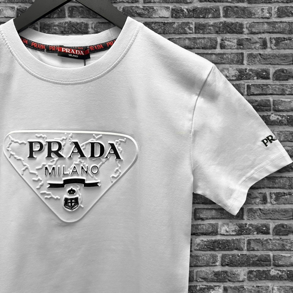 トップス 90s prada velcro tech shirt white (38) Prada White T-shirt - Triangle Logo and Crest (Size M) - Duty Paid