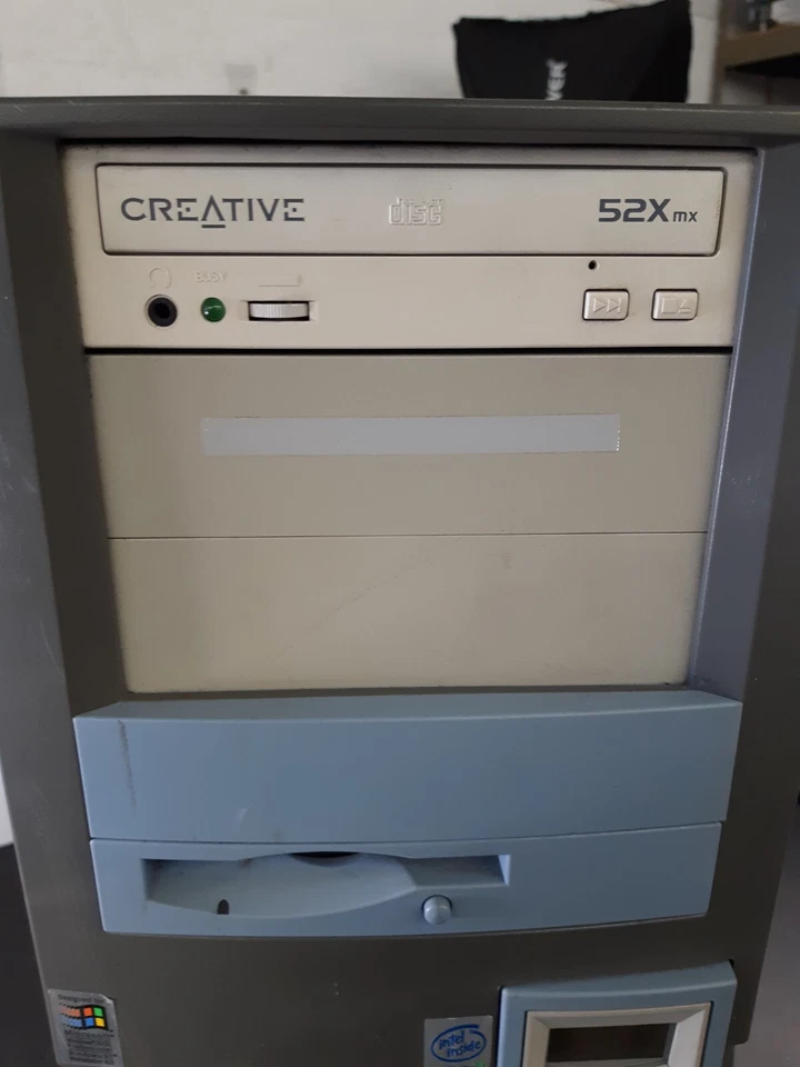 Servidor de estación de trabajo HP VISUALIZE P-Class A1280A de colección Foto 3 de 4