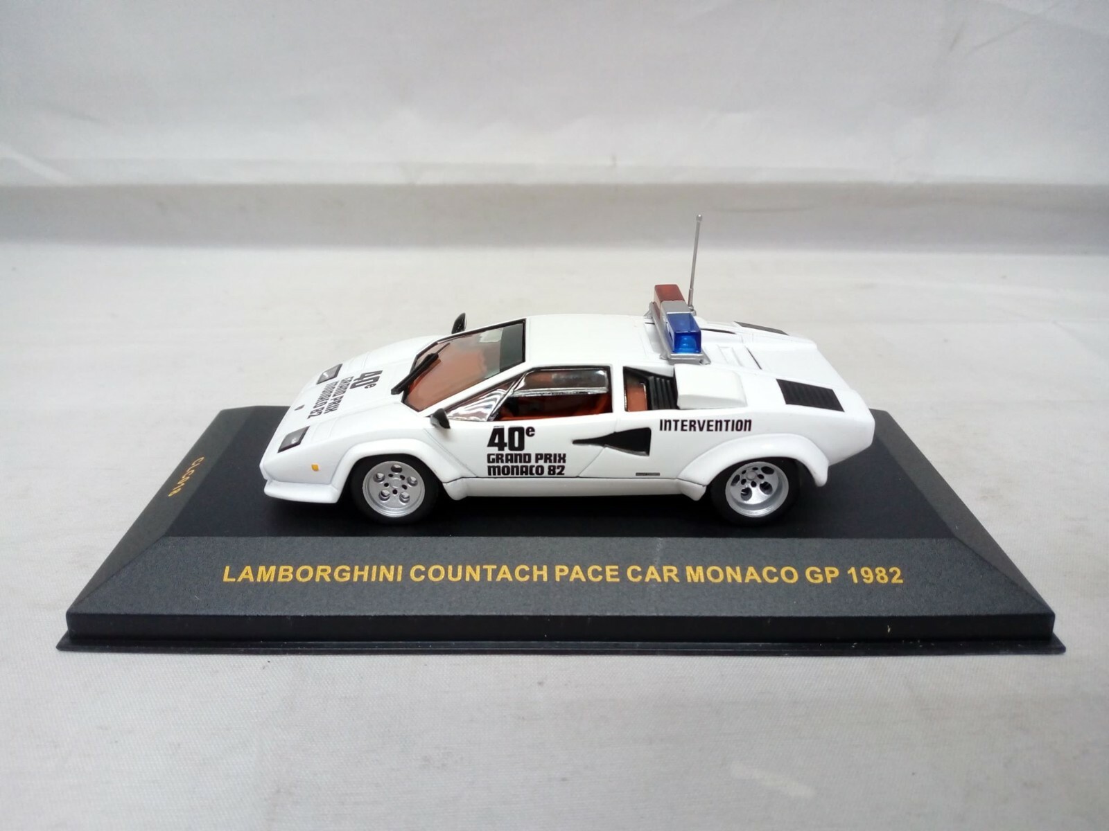 lamborghini countach pace car