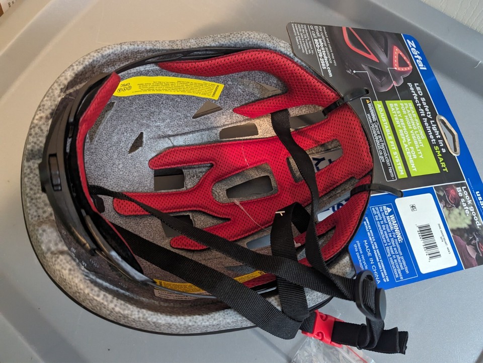 Zefal Smart Bike Helmet Black/Red LED Safety Light 5074 Size L (5861cm